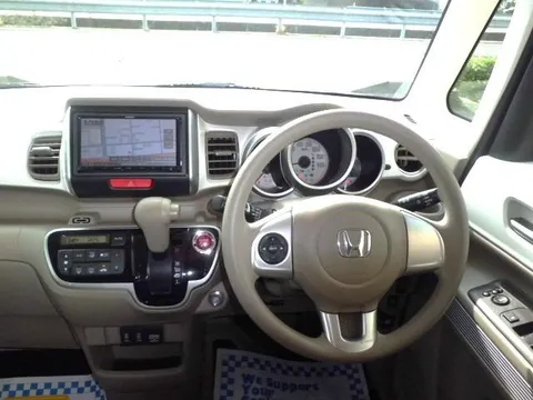 Honda N-BOX Slash