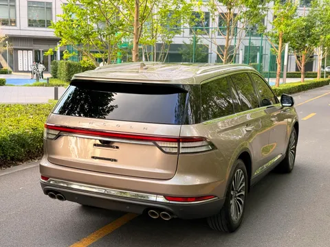 Lincoln Aviator