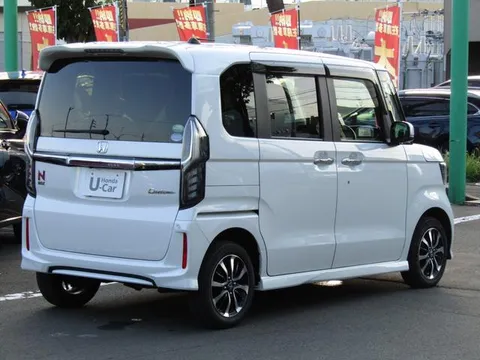 Honda N-BOX Custom