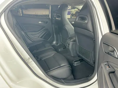 Mercedes-Benz Mercedes-Benz GLA