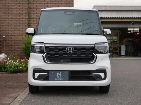 Honda N-BOX Custom
