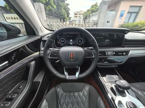Hongqi HS5