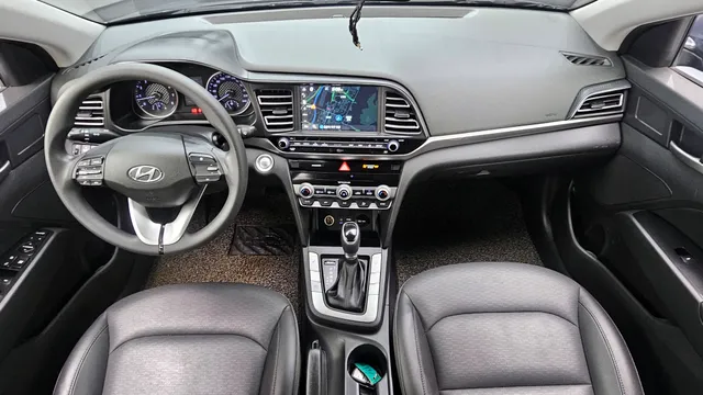 Hyundai Elantra (Avante)