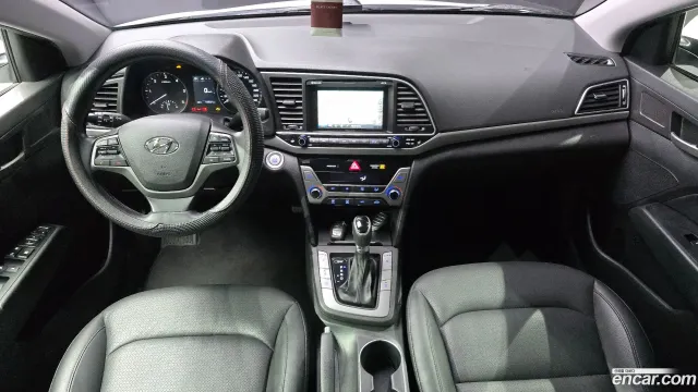 Hyundai Elantra (Avante)