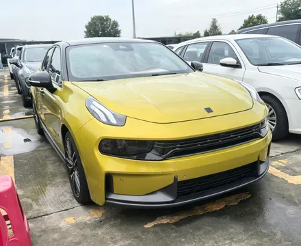Lynk & Co 03
