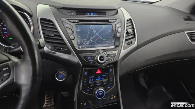 Hyundai Elantra (Avante)
