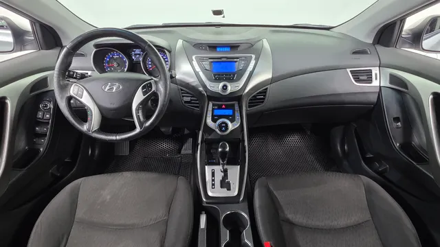 Hyundai Elantra (Avante)