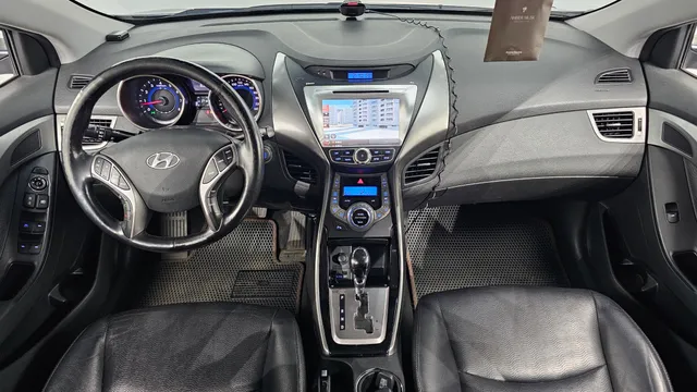 Hyundai Elantra (Avante)