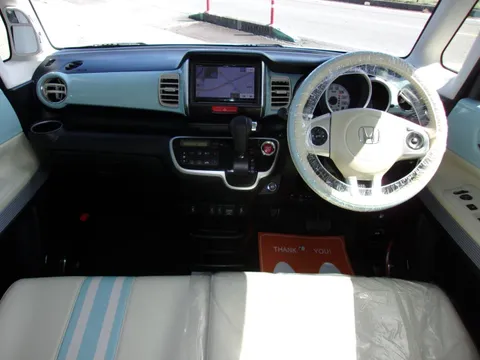 Honda N-BOX Slash