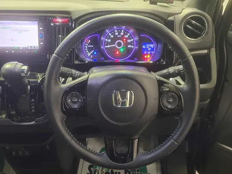 Honda N-WGN Custom