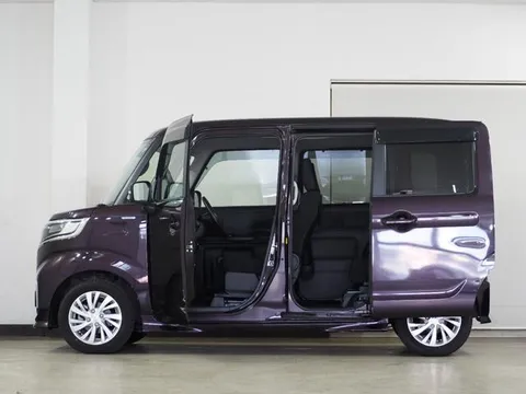Suzuki Spacia Custom