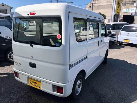 Mitsubishi Minicab Van