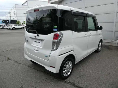 Nissan Dayz Roox
