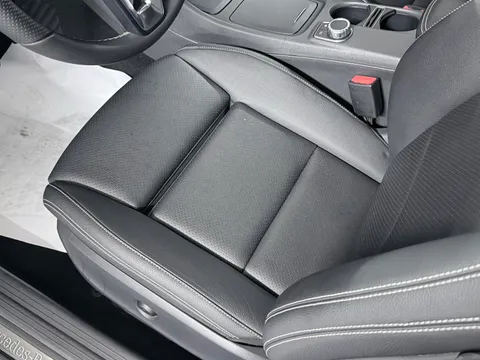 Mercedes-Benz Mercedes-Benz GLA
