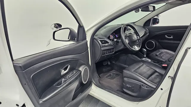 Renault SM3