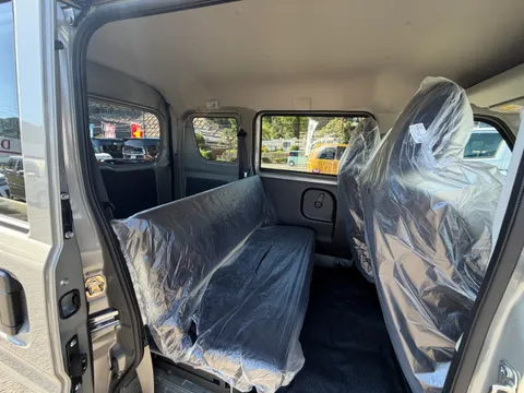 Nissan Clipper Van