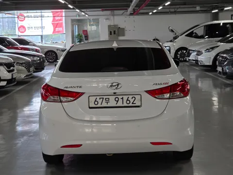 Hyundai Elantra (Avante)