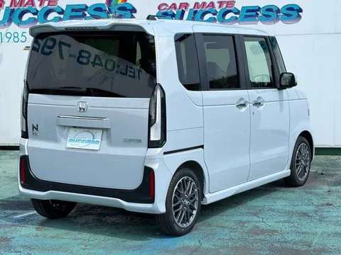 Honda N-BOX Custom