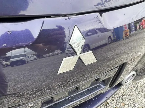Mitsubishi I
