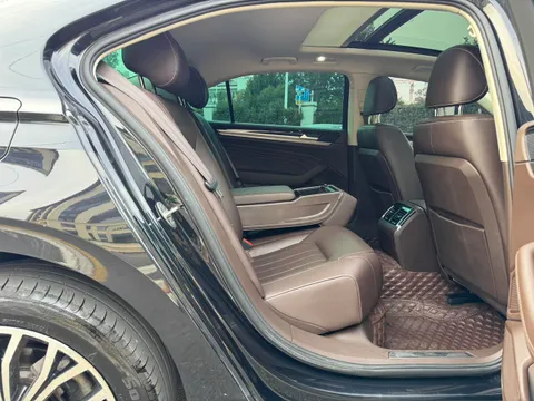 Volkswagen Phideon