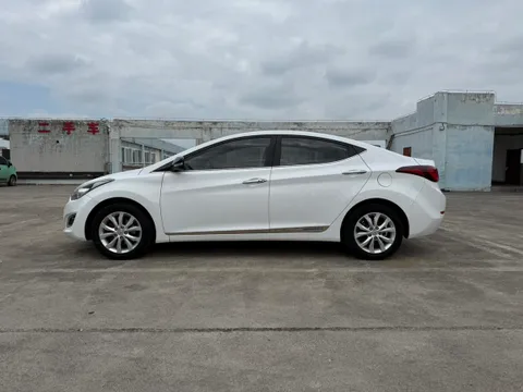 Hyundai Elantra (Avante)