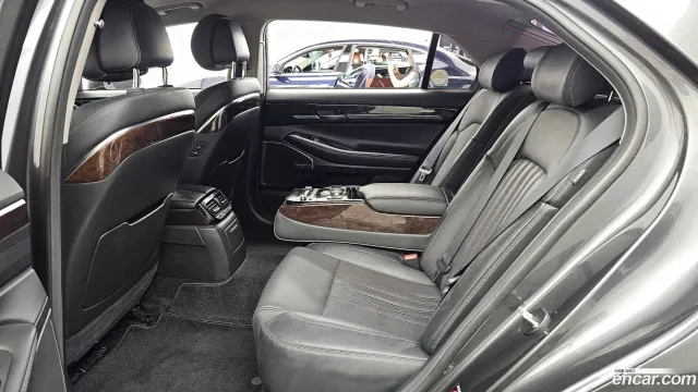 Genesis G90 (EQ900)