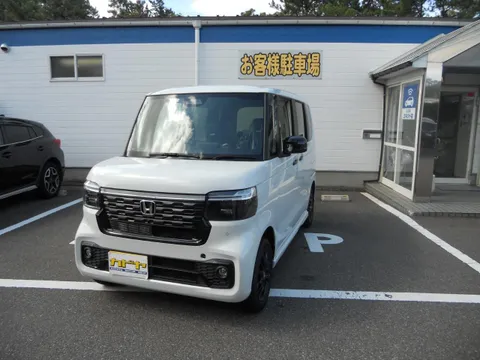Honda N-BOX Custom