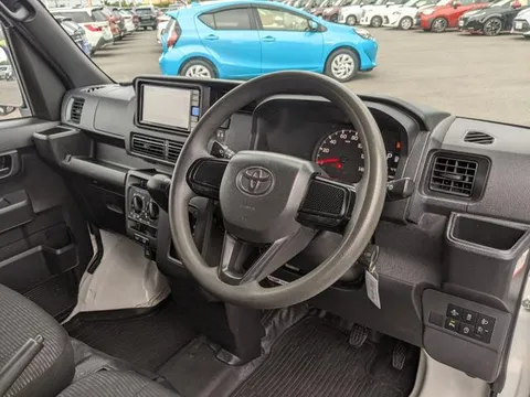Toyota Pixis Van