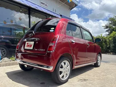 Daihatsu Mira Gino