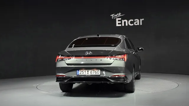 Hyundai Elantra (Avante)