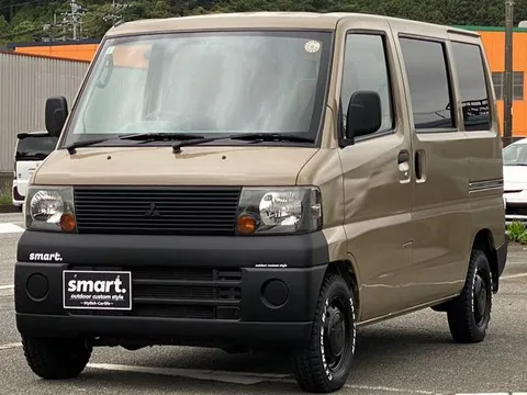Mitsubishi Minicab Van