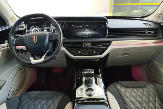 Hongqi HS5