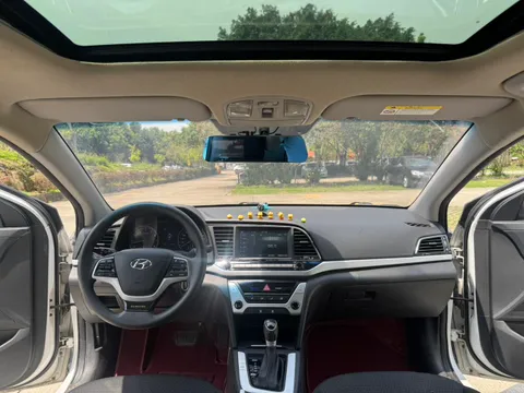 Hyundai Elantra (Avante)