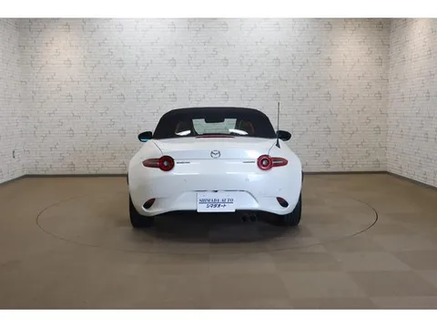 Mazda MX-5 (Roadster)