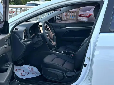 Hyundai Elantra (Avante)