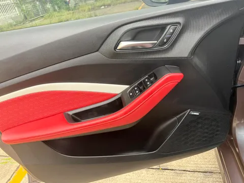 MG MG5