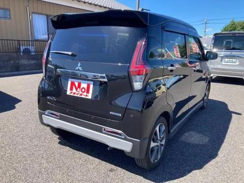 Mitsubishi eK X