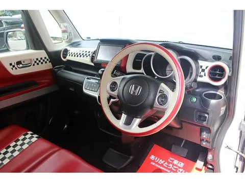 Honda N-BOX Slash