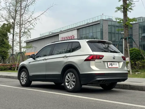 Volkswagen Tiguan L