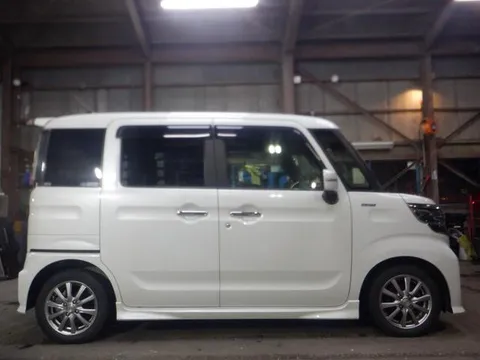 Suzuki Spacia Custom