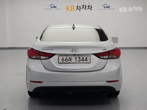 Hyundai Elantra (Avante)