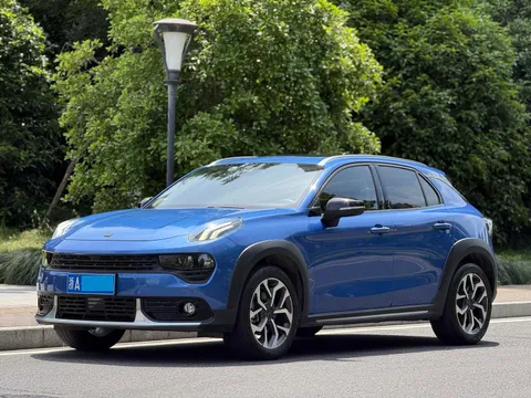 Lynk & Co 02