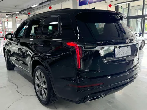 Cadillac XT6