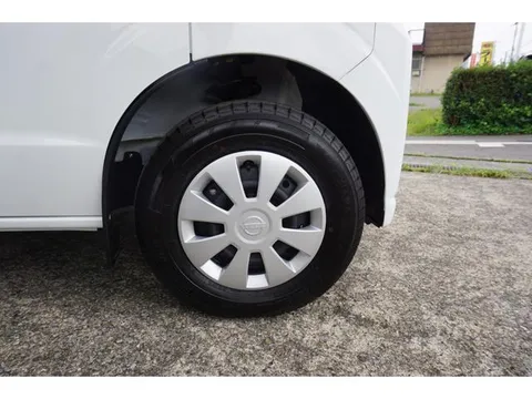 Nissan Clipper Van