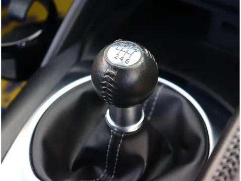 Mazda MX-5 (Roadster)
