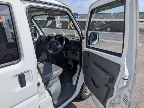 Mitsubishi Minicab Van