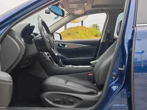 Infiniti Q50L