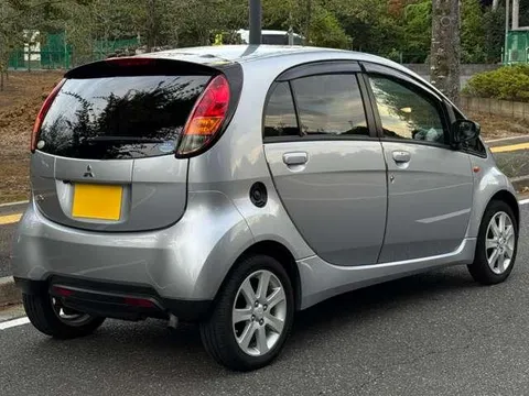 Mitsubishi I