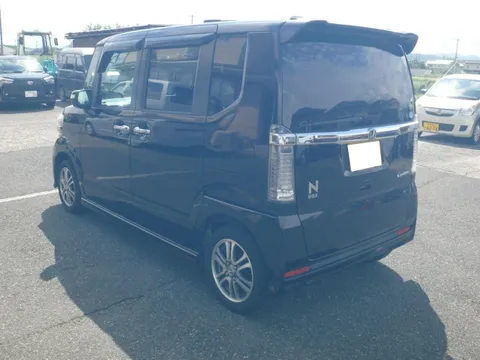Honda N-BOX Custom
