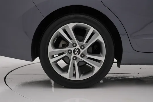 Hyundai Elantra (Avante)